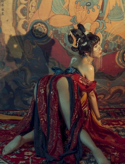 黑色止血钳_十万网红美女美酱